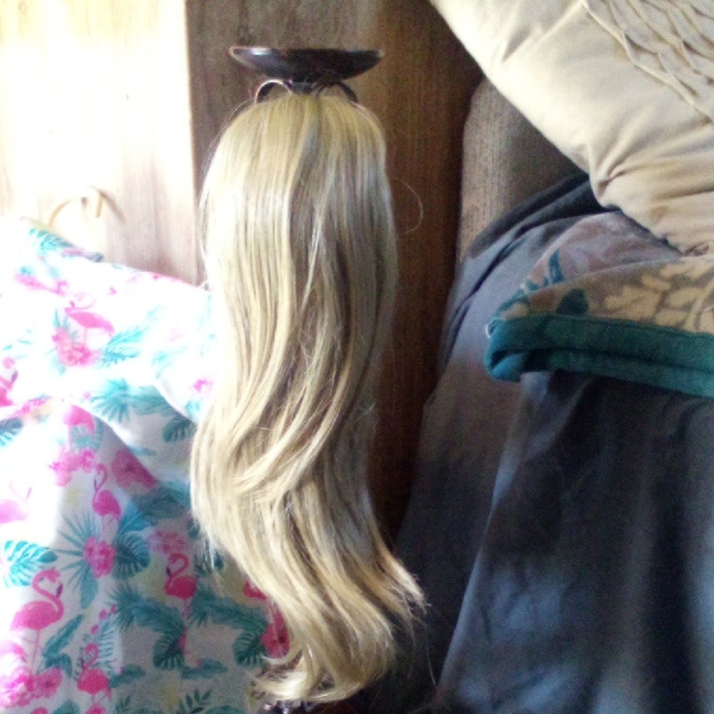 NWT! Blonde Hair Clip Extension